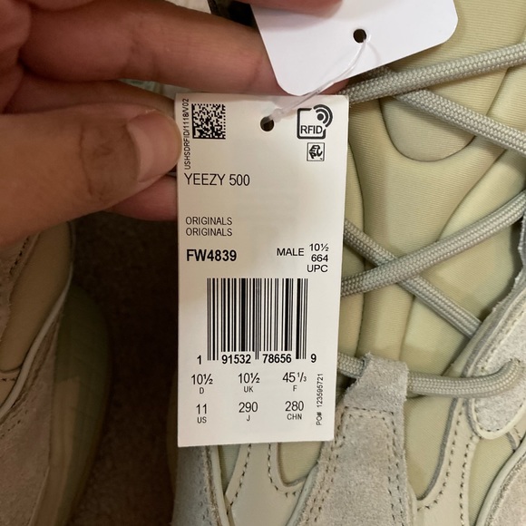 (SOLD)Authentic men’s Yeezy 500 - size 11 - Picture 6 of 9